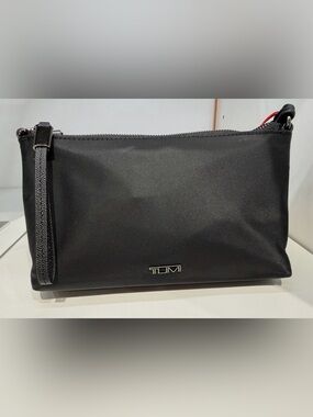 NEW Tumi Voyageur ADELA 8.5” Nylon Crossbody Bag - BLACK w/ GUNMETAL